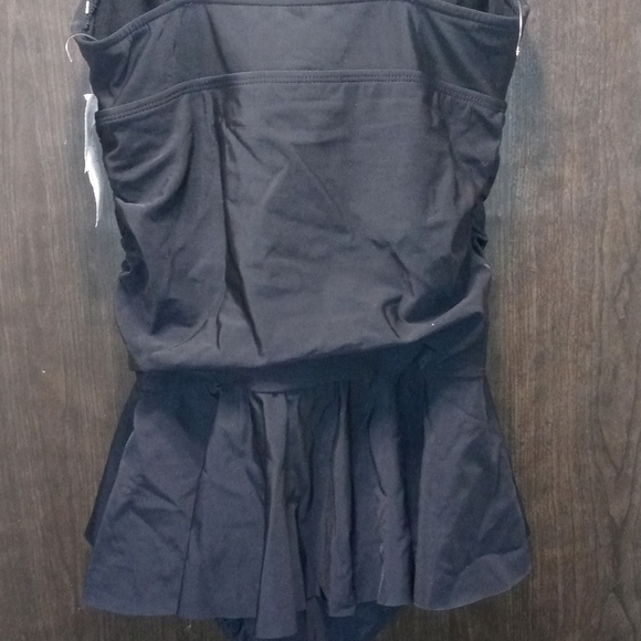 One-Piece With A Fluttery Skirt - Picture 3 of 4